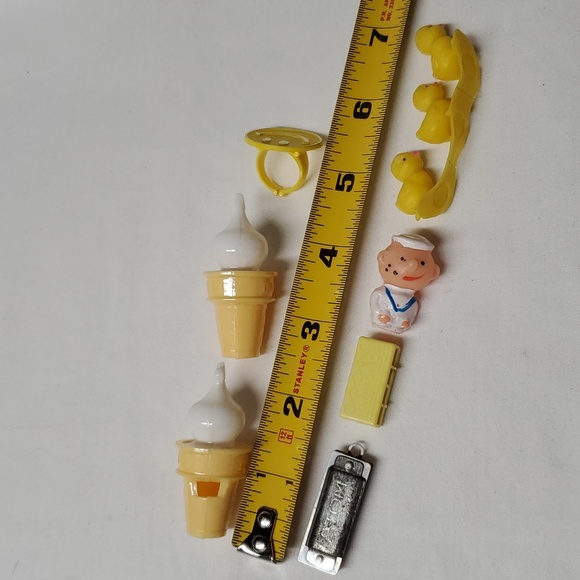 VTG Lot of 7 Kid's Toys Restaurant Cracker Jack Gum Ball Machine Japan - Picture 11 of 15